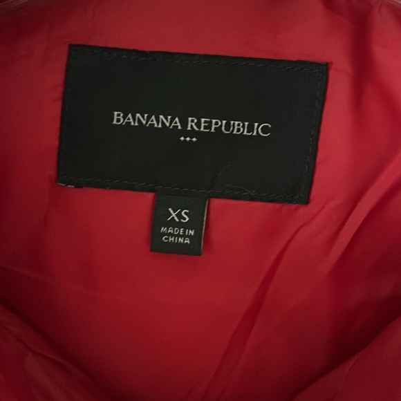 Banana republic water repellent red winter puffer jacket/ coat - Picture 5 of 9